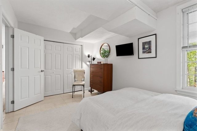 4 Greybirch Rd, Andover, MA 01810