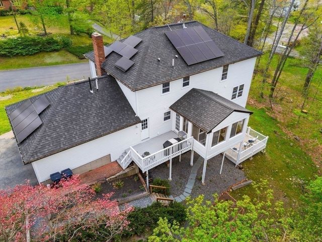 4 Greybirch Rd, Andover, MA 01810