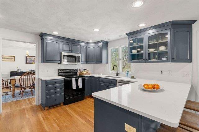 4 Greybirch Rd, Andover, MA 01810