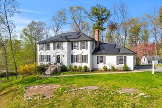 4 Greybirch Rd, Andover, MA 01810
