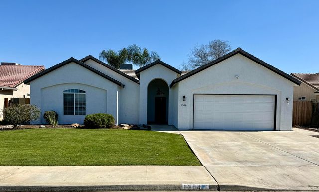 1304 N Birch Street, Porterville, CA 93257