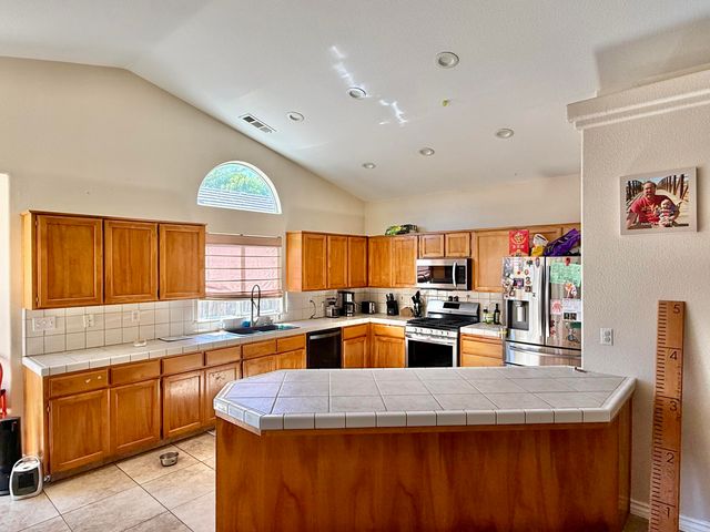 1304 N Birch Street, Porterville, CA 93257