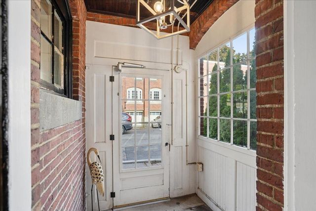 657 Canal Street, Manchester, NH 03101