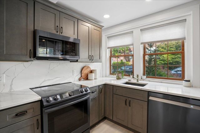 657 Canal Street, Manchester, NH 03101