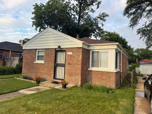 12529 S Loomis Street, Calumet Park, IL 60827