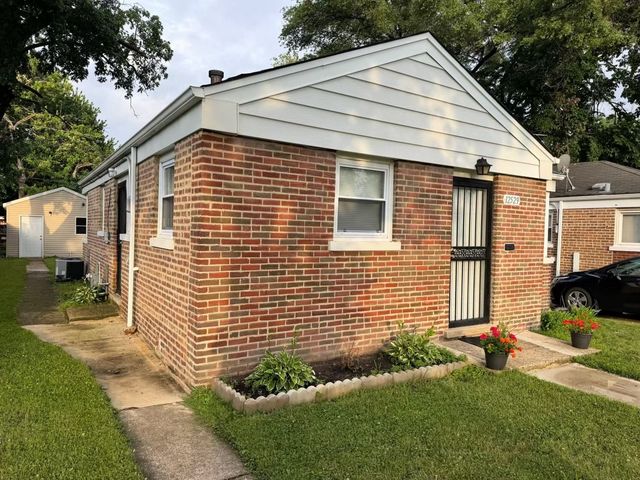 12529 S Loomis Street, Calumet Park, IL 60827