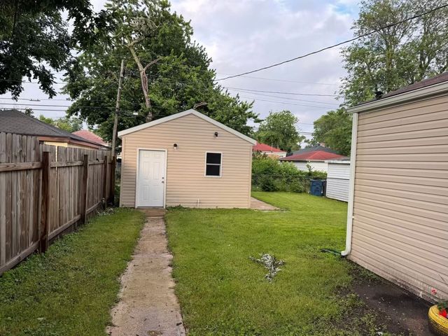 12529 S Loomis Street, Calumet Park, IL 60827