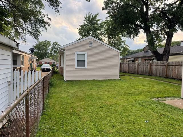 12529 S Loomis Street, Calumet Park, IL 60827