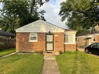 12529 S Loomis Street, Calumet Park, IL 60827