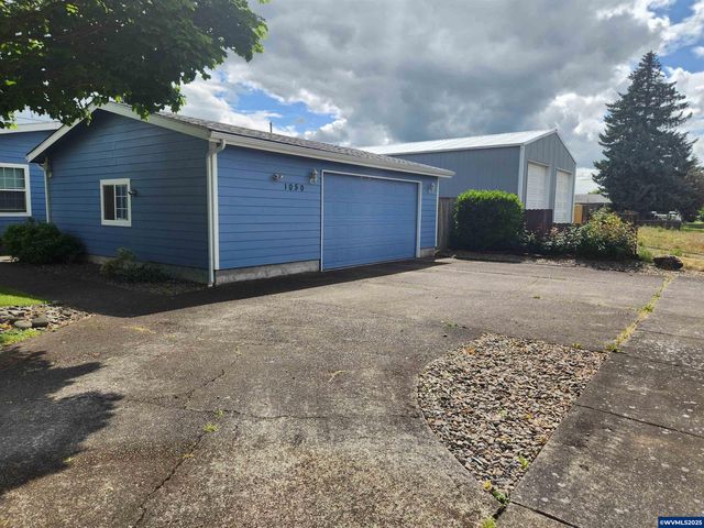 1050 W Maple St, Lebanon, OR 97355