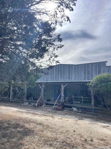 7321 State Highway 173, Bandera, TX 78003