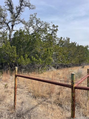 7321 State Highway 173, Bandera, TX 78003