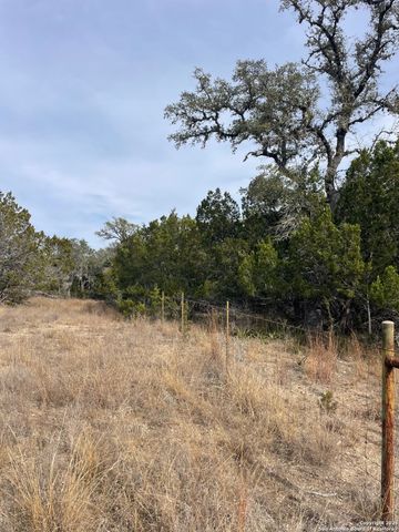 7321 State Highway 173, Bandera, TX 78003