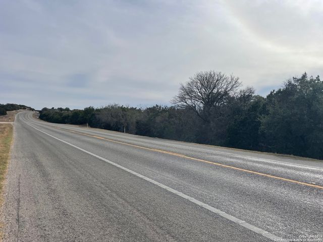 7321 State Highway 173, Bandera, TX 78003