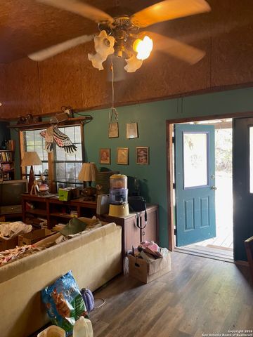 7321 State Highway 173, Bandera, TX 78003