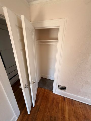 2301 La Belle Street, Detroit, MI 48238