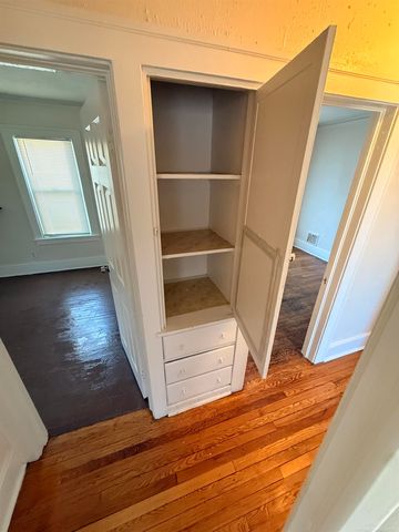 2301 La Belle Street, Detroit, MI 48238