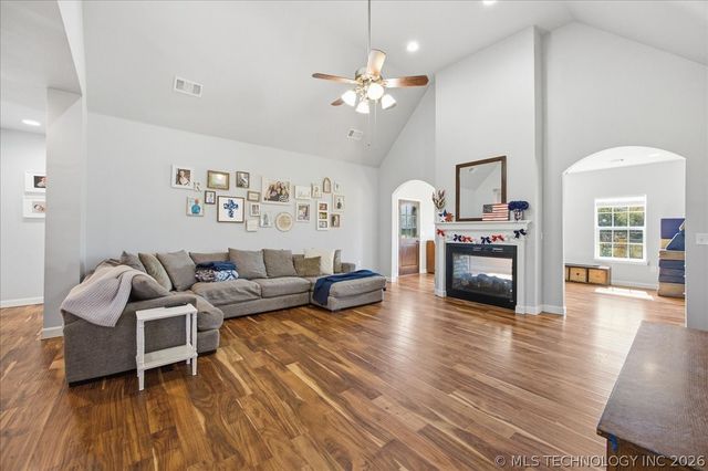 1197 N 177th West Avenue, Sand Springs, OK 74063