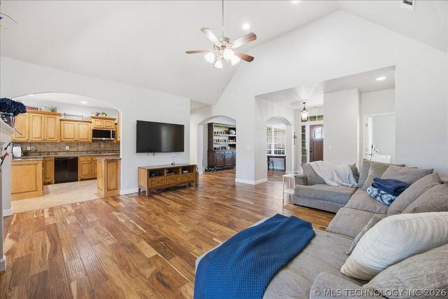 1197 N 177th West Avenue, Sand Springs, OK 74063