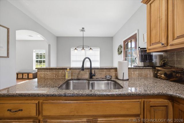 1197 N 177th West Avenue, Sand Springs, OK 74063