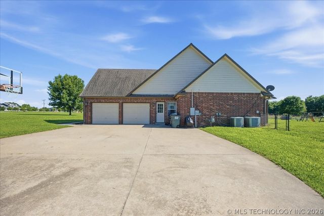1197 N 177th West Avenue, Sand Springs, OK 74063