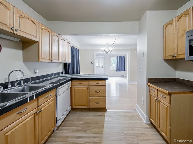 358 S Marshall Street, Pontiac, MI 48342