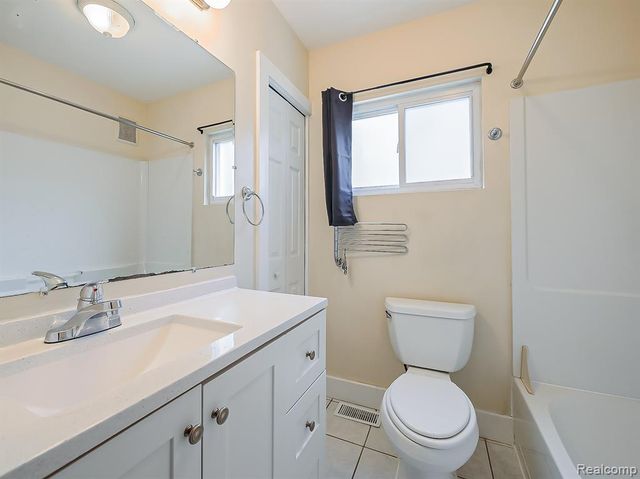358 S Marshall Street, Pontiac, MI 48342
