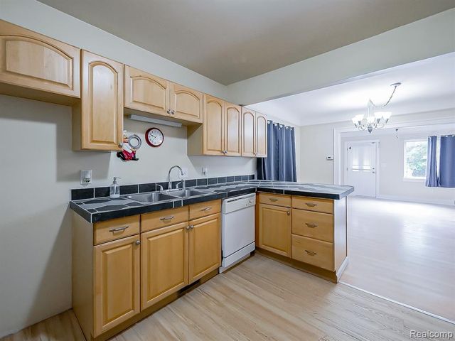 358 S Marshall Street, Pontiac, MI 48342