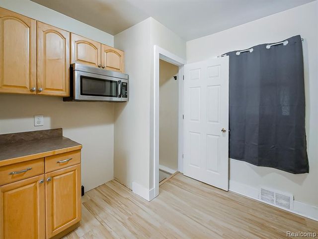 358 S Marshall Street, Pontiac, MI 48342