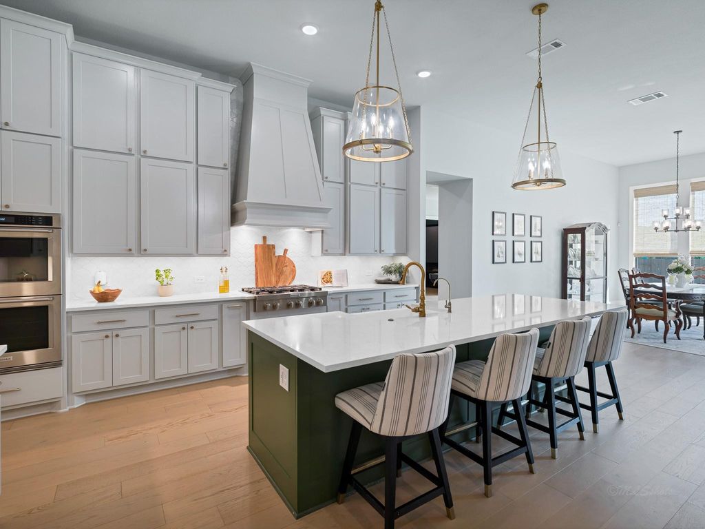 1045 Lakemont Bend Lane, Pinehurst, TX 77362