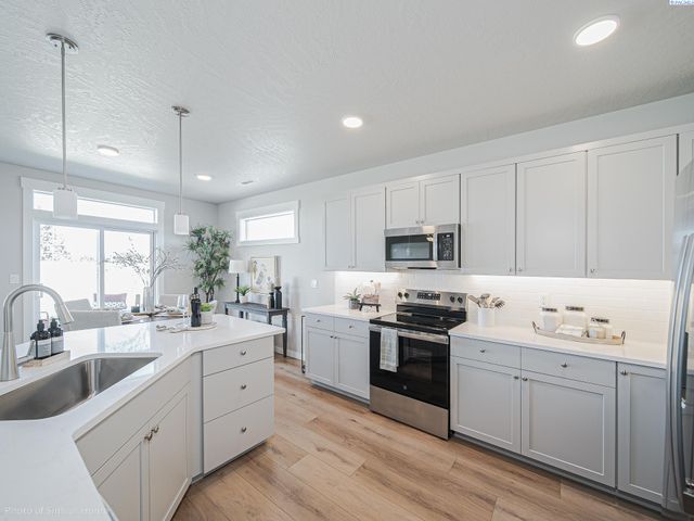 7250 W 24th Ave, Kennewick, WA 99338