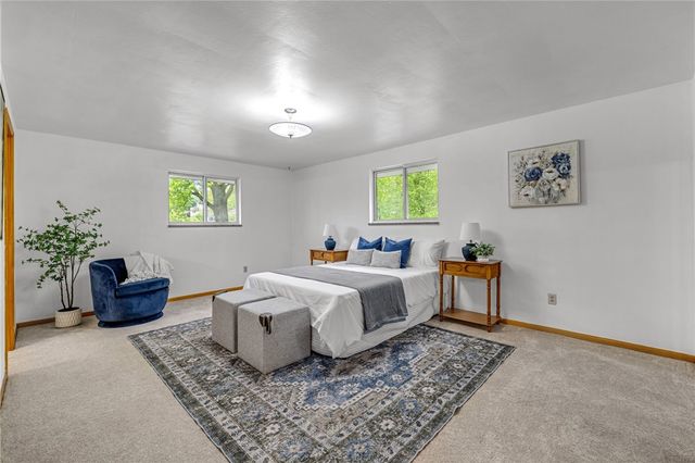 2052 Hulton Rd, Plum Boro, PA 15147