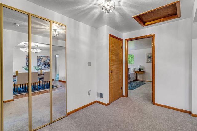 2052 Hulton Rd, Plum Boro, PA 15147