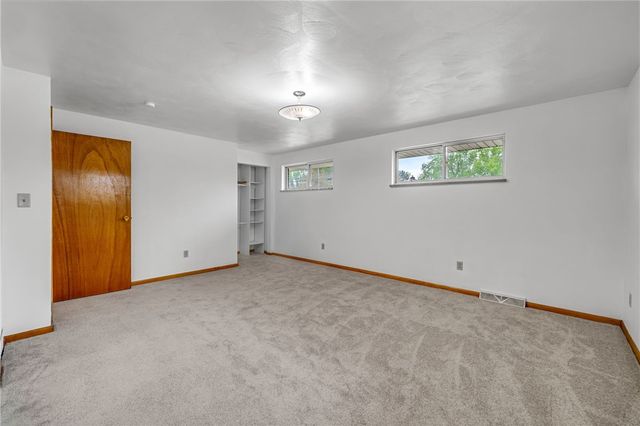 2052 Hulton Rd, Plum Boro, PA 15147