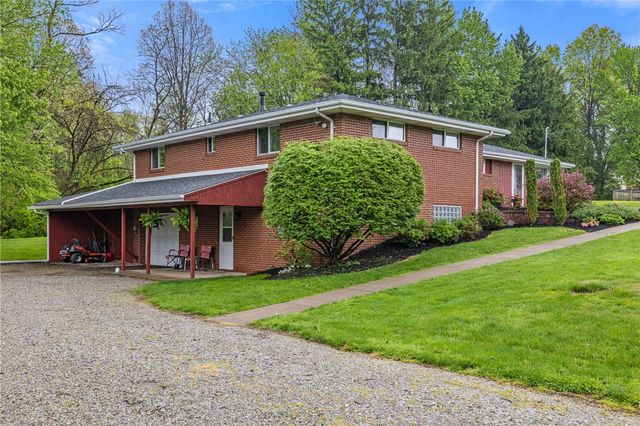 2052 Hulton Rd, Plum Boro, PA 15147