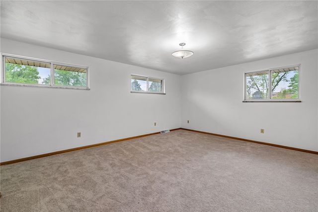 2052 Hulton Rd, Plum Boro, PA 15147