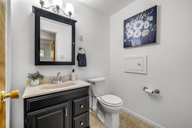 2052 Hulton Rd, Plum Boro, PA 15147