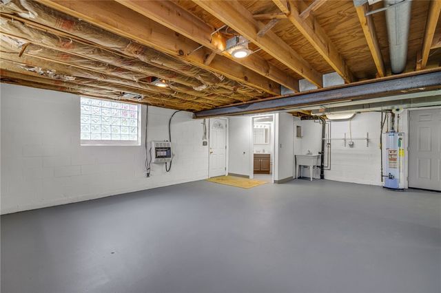 2052 Hulton Rd, Plum Boro, PA 15147