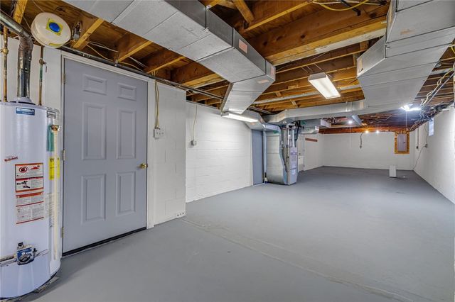 2052 Hulton Rd, Plum Boro, PA 15147