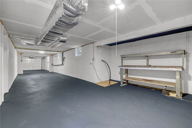 2052 Hulton Rd, Plum Boro, PA 15147
