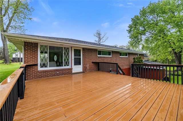 2052 Hulton Rd, Plum Boro, PA 15147