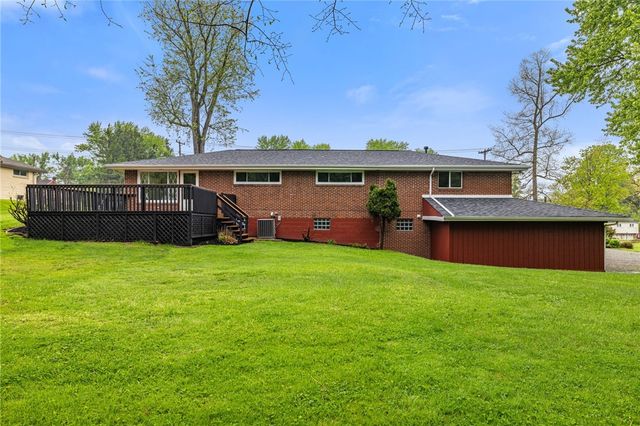 2052 Hulton Rd, Plum Boro, PA 15147