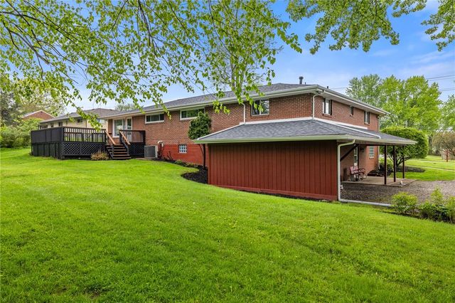 2052 Hulton Rd, Plum Boro, PA 15147