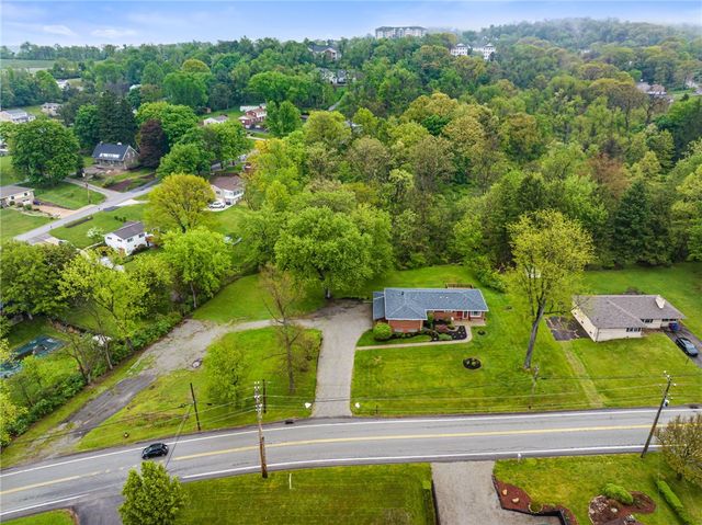 2052 Hulton Rd, Plum Boro, PA 15147