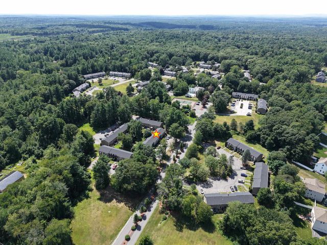 24 Fieldstone Drive, Londonderry, NH 03053