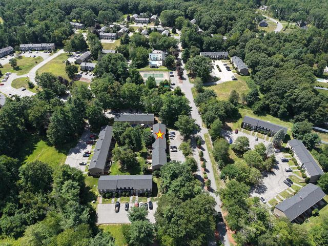 24 Fieldstone Drive, Londonderry, NH 03053