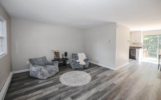 24 Fieldstone Drive, Londonderry, NH 03053