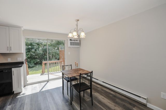 24 Fieldstone Drive, Londonderry, NH 03053