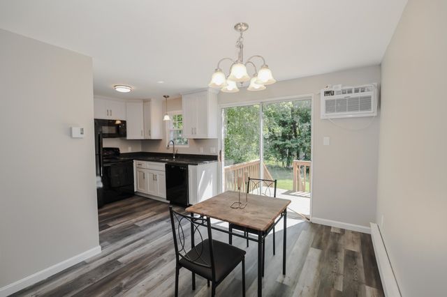 24 Fieldstone Drive, Londonderry, NH 03053