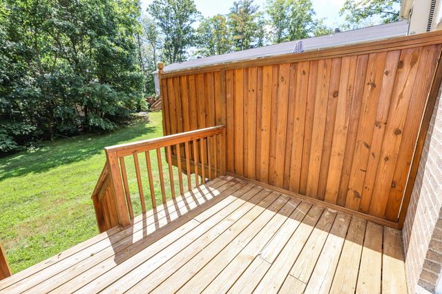 24 Fieldstone Drive, Londonderry, NH 03053